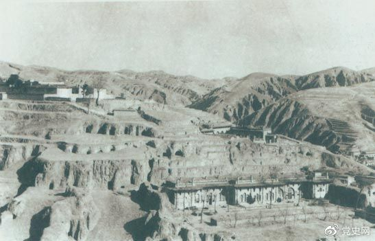 1947年12月25日至28日，中共中央在陜北米脂楊家溝召開(kāi)擴(kuò)大會(huì)議（十二月會(huì)議）。圖為會(huì)議會(huì)址。